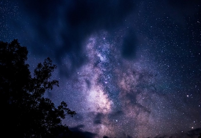 八月的夜空（外一首）