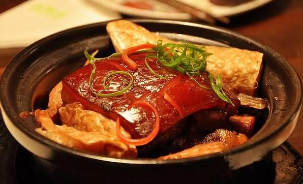 搖櫓的篷船搖啊搖，搖進了平湖的彎彎河（外一首）