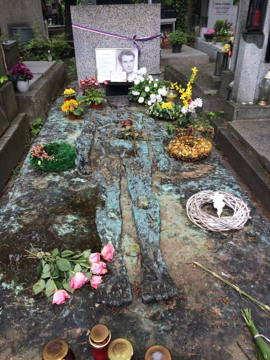 異域三題