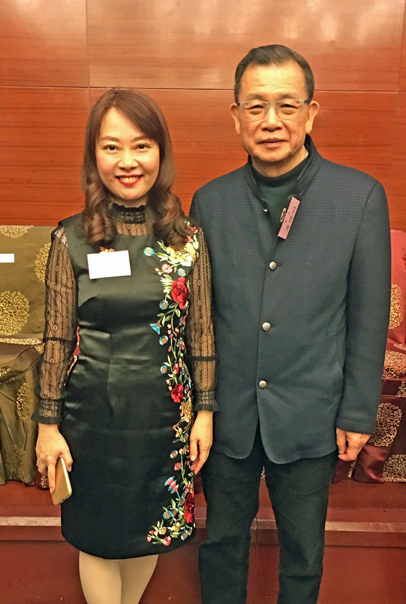 情感至臻，友誼長青 ——讀潘耀明《這情感仍會在你心中流動》有感
