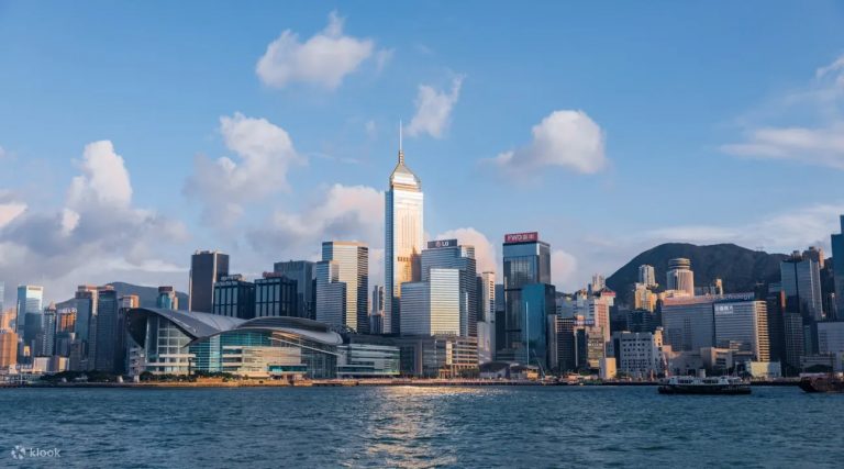 卷首語：二十五年後的維港依舊詩韻三千