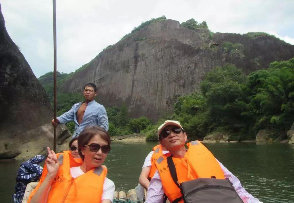 陳浩泉《詩行武夷山》獲世界華語文學徵文獎