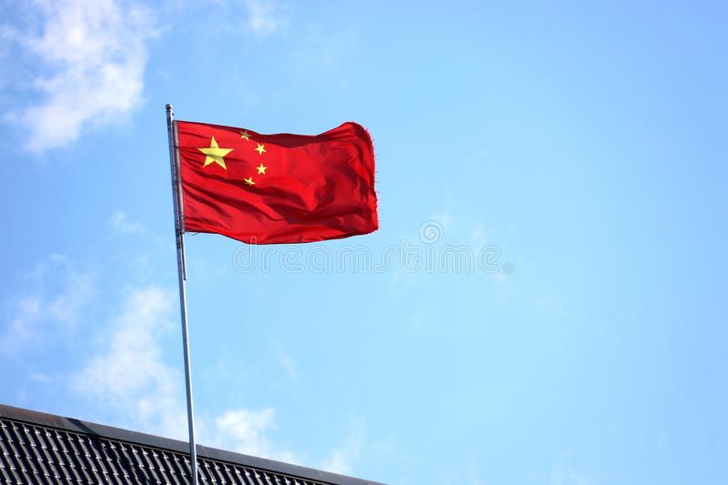 詠五星紅旗、地球母親在戰慄