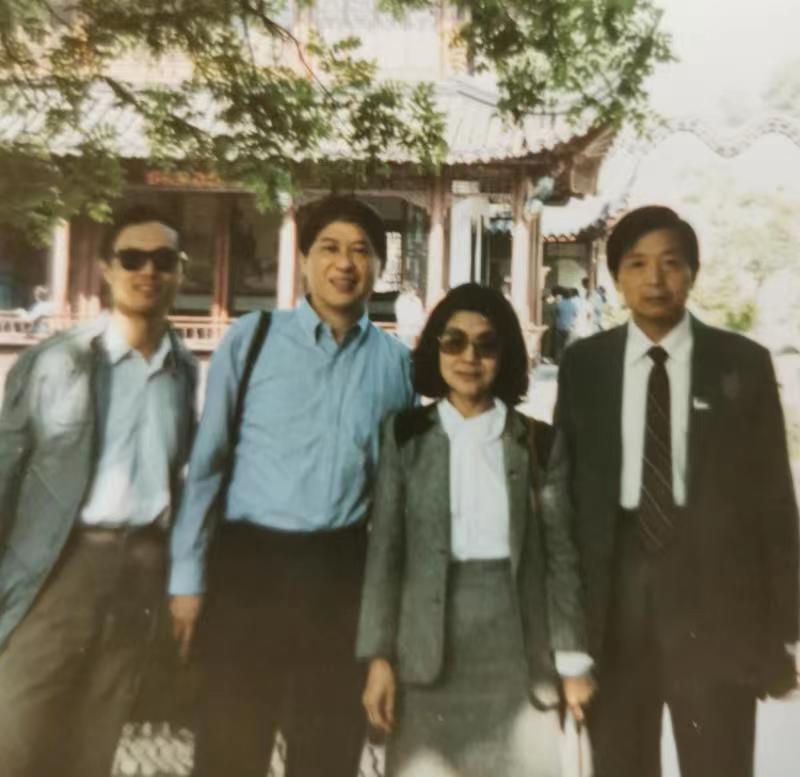 謙謙儒雅  海派風采——陸士清教授掠影