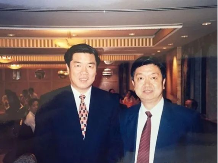 何立峰提倡宣傳華僑愛國主義精神