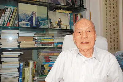 卷首語：香港文學的推手——懷念曾敏之先生