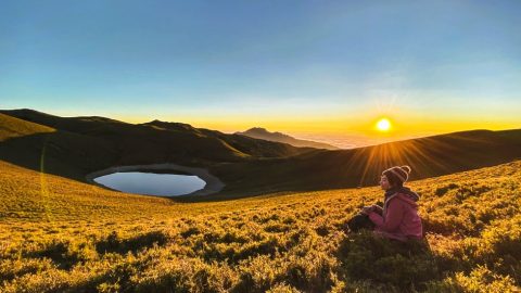 風中的高山、前世、圓圈