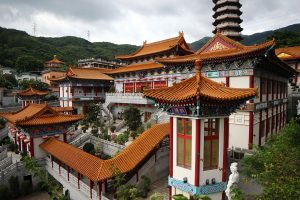 從壁下人到壁上人